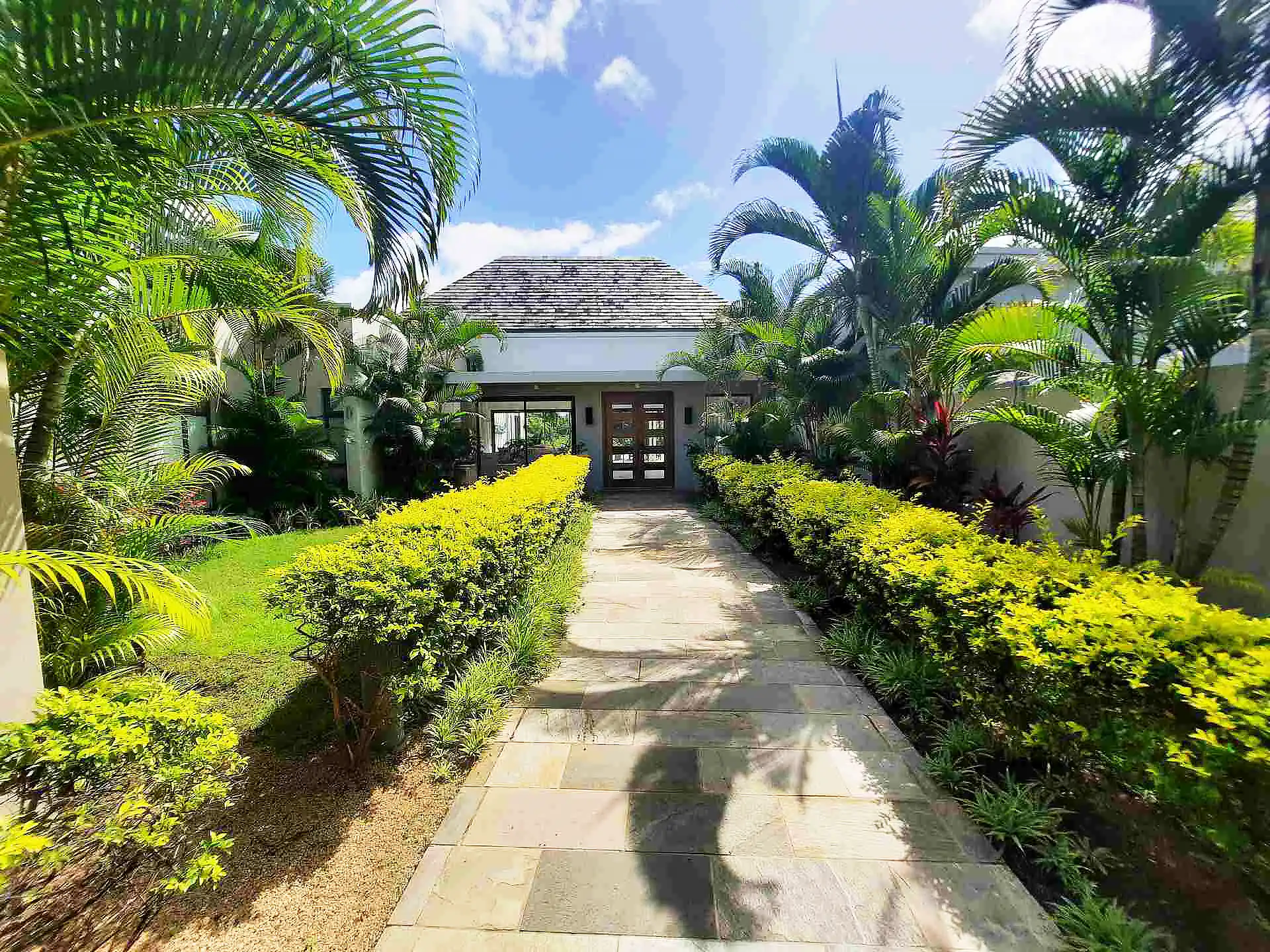 Villa White 1