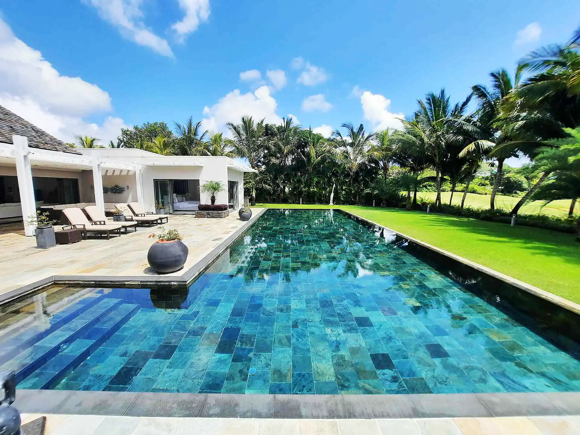 Villa White 17