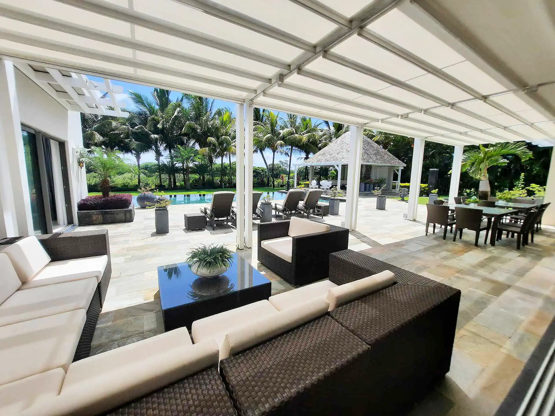 Villa White 20